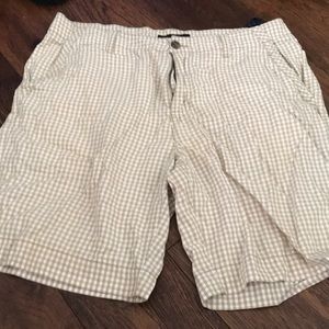 B1G1  Tommy Hilfiger size 36 shorts